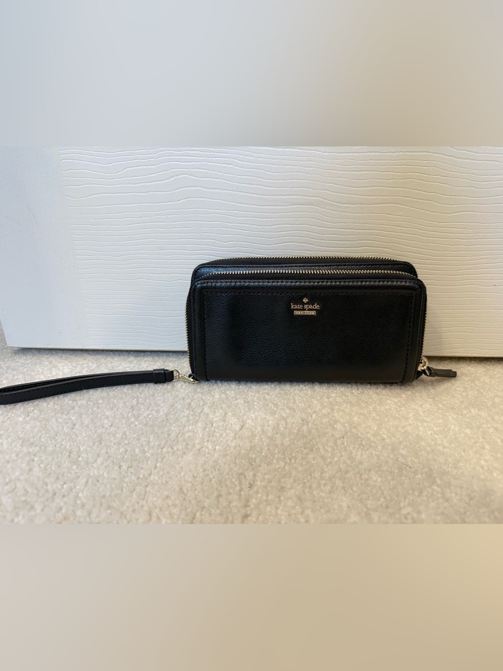 kate spade Black Zip-Around Leather Wallet with wrist strap and phone pocket - Picture 1 of 5
